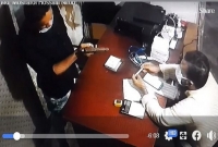 কুমিল্লায় চিকিৎসককে পিস্তল ঠেকিয়ে চাঁদা দাবি: ভিডিও ভাইরাল