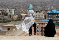 আঁটসাঁট পোশাক পরে বের হয়ে গু'লিতে ঝাঁজরা আফগান তরুণী