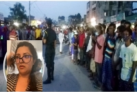 শত শত মানুষ ছুটে আসেন নায়িকা পরীমনিকে দেখতে