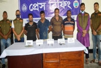 কনস্টেবলের চাকরি হারিয়ে এখন ডাকাত দলের সর্দার, এবার তার দলে এক ইউপি সদস্য