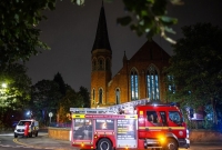  গভীর রাতে ব্রিটেনে মসজিদে অগ্নিসংযোগের চেষ্টা