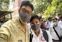 একমাত্র ছেলেকে স্কুলে নামিয়ে দিয়ে ফেসবুক পোস্টে যা লিখলেন অভিনেতা চঞ্চল চৌধুরী