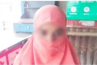 মোবাইল ফোনে প্রেম, বাসস্ট্যান্ডে প্রেমিকার কান্না, উদ্ধার করতে ছুটে এলো পুলিশ