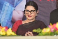 সংবাদ সম্মেলনে এসে যা বললেন পরীমনি