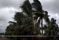  আঘাত হেনেছে ঘূর্ণিঝড় গুলাব, সরিয়ে নেওয়া হচ্ছে ৭ জেলার লোক