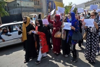 নারীদের লং বুটের টক-টক আওয়াজে পুরুষের মনে খারাপ চিন্তা জোগায়