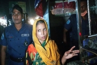 স্ত্রী পরিচয়ে শারমিনকে নিয়ে অটোরিকশা ভাড়া, স্থানীয়রা বিষয়টি বুঝতে পেরে গণপিটুনি