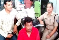 নিজের বিয়ে করা স্ত্রীদের পতিতালয়ে বিক্রি করে দিত মনির, এখন পর্যন্ত ৭৫ বিয়ে! নিজের বিয়ে করা স্ত্রীদের পতিতালয়ে বিক্রি করে দিত মনির, এখন পর্যন্ত ৭৫ বিয়ে!