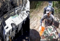 ১ হাজার ফুট নিচে পড়ে গেল বাস, নিহত কমপক্ষে ৩২ জন