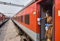 রেলে পানের দাগ মুছতে খরচ ১২ শ কোটি!