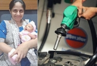 পরিবারে কন্যা সন্তানের জন্ম, খুশিতে অতিরিক্ত পেট্রোল দিচ্ছে পাম্প মালিক 