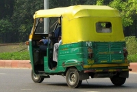 ৫৩ লাখ টাকা নিয়ে অটোচালকের সঙ্গে পালিয়ে গেছেন কোটিপতির স্ত্রী!