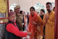 অবশেষে স্বামীকে নিয়ে প্রকাশ্যে এলেন শিল্পা শেঠি