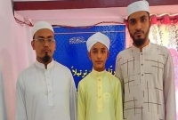  মাত্র ১২১ দিনে পুরো কুরআনে কারিম মুখস্থ করে হাফেজ হলেন এই কিশোর