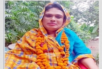 আগে শুনতেন 'হিজরা' ডাক, এখন তিনি মহিলা মেম্বার!