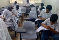 পাকিস্তানে পবিত্র কোরআন শিক্ষা না দেয়ায় স্কুলে তালা