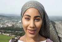 মদ্যপান ছেড়ে ইসলামের ছায়াতলে ব্রিটিশ তরুণী রিজভি