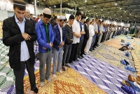 মস্কোর শপিংমল ও সাবওয়ে রেল স্টেশনে নামাজ আদায়ের স্থান চান রাশিয়ার মুসলিমরা