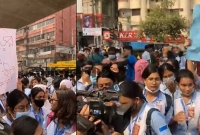 ভিকারুন্নিসার ছাত্রীরা অবরোধ করেছে বেইলি রোড