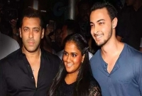 সালমান খানকে নিয়ে বোন জামাই ক্ষুব্ধ আয়ুশের বিস্ফোরক মন্তব্য