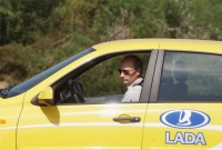 পরিবারের খরচ সামলাতে ভাড়ায় ট্যাক্সিও চালিয়েছেন ভ্লাদিমির পুতিন