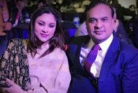 'আমার স্ত্রীর দিকে নজর কেন?' বিধায়কের ওপর চটলেন মুখ্যমন্ত্রী