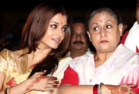 ইডির দফতরে ঐশ্বরিয়াকে জিজ্ঞাসাবাদ, বিজেপিকে অভিশাপ দিলেন জয়া বচ্চন