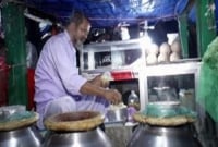 ভাপা পিঠা বিক্রি করে আয়ের টাকা দান করেন এতিমখানা, মসজিদ ও মাদরাসায়