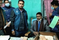 দুদকের অভিযান, ৩ লাখ টাকা মিললো সাব-রেজিস্ট্রির অফিস সহকারীর ড্রয়ারে