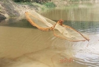 জেলে খালে জাল ফেলতে যা উঠল তাতে পুলিশকে জানাতে হলো!