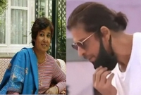 শাহরুখ সুরা পড়ে ফুঁ দিয়েছেন, থুথু ছেটাননি : তসলিমা