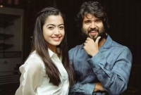 বিজয়ের সঙ্গে প্রেমের সম্পর্ক নিয়ে মুখ খুললেন রাশমিকা