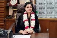 যে বিষয়ে সতর্ক করে নিপুণকে আইনি নোটিশ