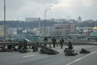 কয়েক দিক থেকে ঘিরে ফেলেছে রুশ সেনারা, প্রবল প্রতিরোধ গড়ে তুলেছে ইউক্রেনীয় বাহিনী