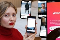 ইউক্রেনীয় নারীদের আকর্ষণের চেষ্টা করছেন রুশ সেনারা!