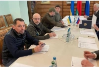 ইউক্রেন ও রাশিয়ার প্রতিনিধিরা পরস্পরের সঙ্গে হাত মেলালেন, দ্বিতীয় দফায় আলোচনা শুরু