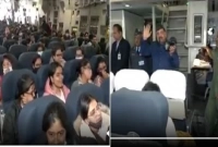 ‘নিজেদের চেষ্টায় ফিরেছি’, মন্ত্রীর অনুরোধেও ‘মোদি জিন্দাবাদ’ বলতে নারাজ ইউক্রেন ফেরত পড়ুয়ারা!