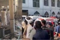 জুমার নামাজে পেশোয়ারের মসজিদে বোমা বিস্ফোরণে নিহত বেড়ে ৫৬, আহত ১৯৪