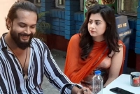 সবাই আমাদের জন্য দোয়া করবেন : বুবলী