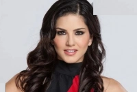 সানি লিওনের বাংলাদেশে আসার অনুমতি বাতিল করল সরকার