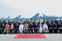 ভারতকে টক্কর দিতে পাকিস্তানি বিমানসেনার হাতে জে-১০ সি যুদ্ধবিমান