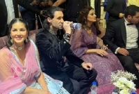 ঢাকা সফরের যে ঘটনা নিয়ে কষ্ট পেয়েছেন সানি লিওনের স্বামী