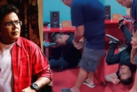 ভয়ের চোটে টেবিলের নিচে গিয়ে লুকালেন মীর!