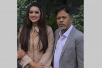 মারা গেছেন কণ্ঠশিল্পী ঐশীর বাবা