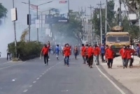 একের পর এক বোমা বিস্ফোরণে কেঁপে উঠলো বেনাপোল