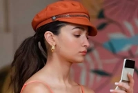 পরিচালকের বিরুদ্ধে যে অভিযোগ এনে অবাক কাণ্ড ঘটালেন আলিয়া!