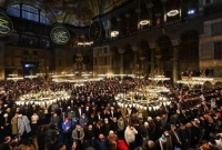 দীর্ঘ ৮৮ বছর পর আয়া সোফিয়ায় প্রথম তারাবি অনুষ্ঠিত, মুসল্লিদের ব্যাপক ভিড়