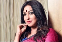 এক বিতর্কের সুরাহা হতে না হতেই আরেক দুঃসংবাদ ঋতুপর্ণার জন্য!