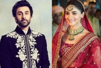  দাদু গুরুতর অসুস্থ, তড়িঘড়ি এমন সিদ্ধান্ত আলিয়া-রণবীরের