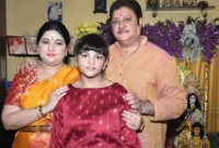 যে দুই জনের দিকে অভিযোগের তীর অভিষেকের স্ত্রীর